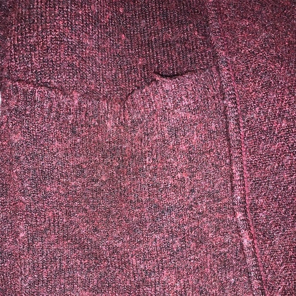 Maroon sweater - Picture 4 of 4